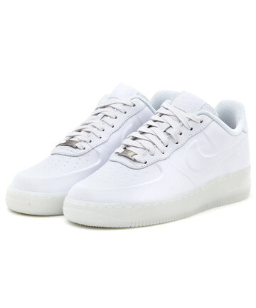 著名运动品牌Nike Sportswear推出的AIR FORCE 1 LOW VT PRM。