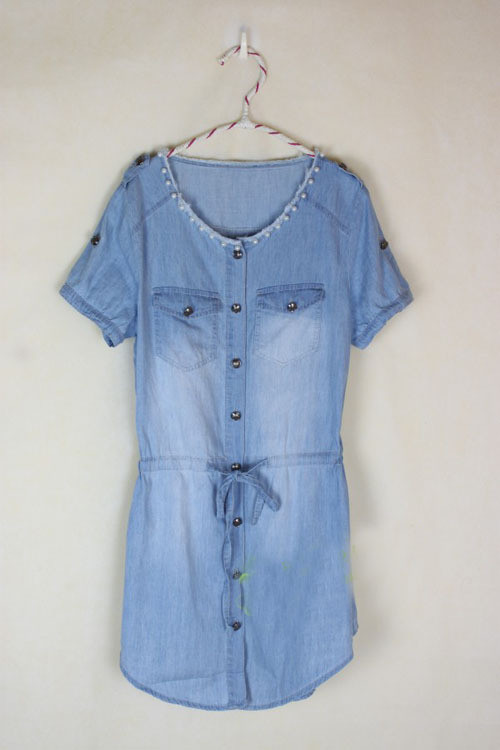 抽绳收腰七分袖休闲薄牛仔 。上次的秋天来的有些突兀，我只能忙不迭的备好秋装。