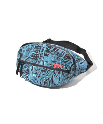 日本嘻哈品牌NITRAID推出的WAIST BAG（L）。