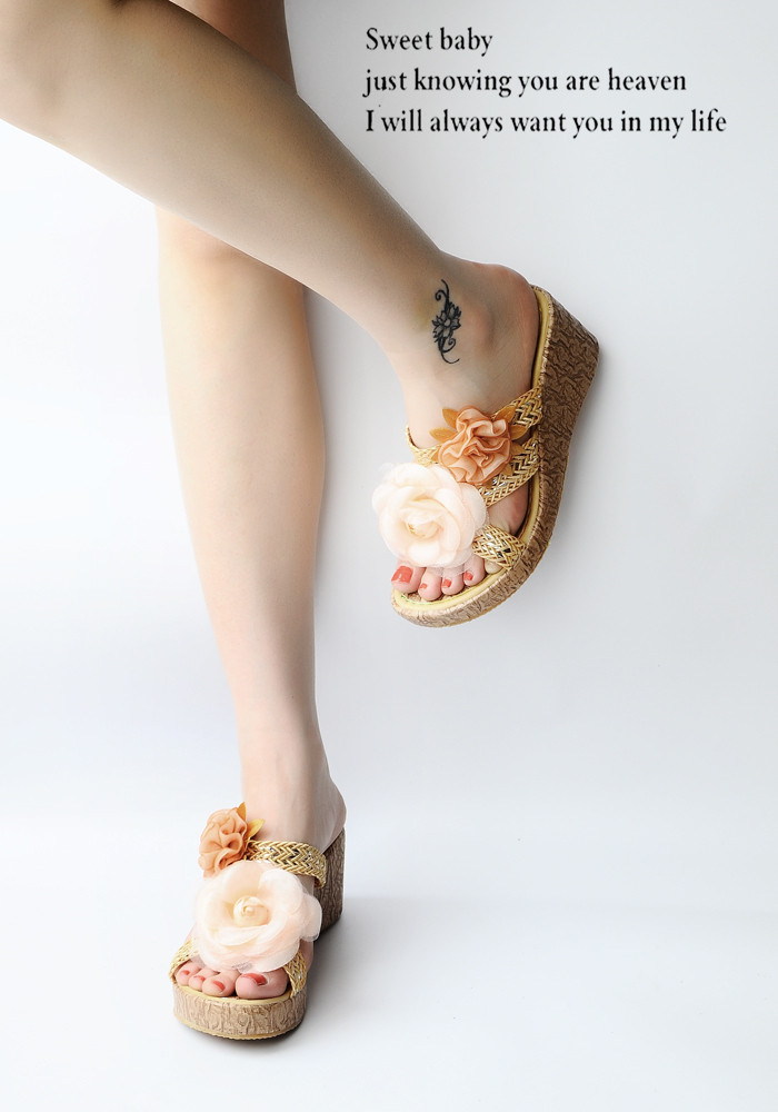 2011 花朵 凉拖 坡跟鞋 厚底鞋 松糕鞋 女凉鞋 木质纹 拖鞋 夏季