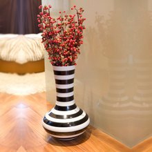 宝齐莱 花瓶 现代装饰品 时尚 陶瓷 客厅 黑色条纹 T396
