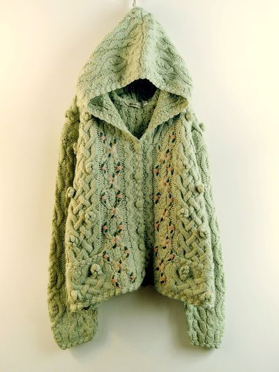 懒懒的卷卷 vintage 森女田园碎花连帽纯羊毛复古毛衣【已 卖】