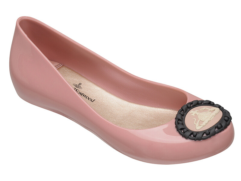 Vivienne Westwood 果冻鞋 2011 Melissa Ultragirl VII ，再冷一些就不能穿了呢