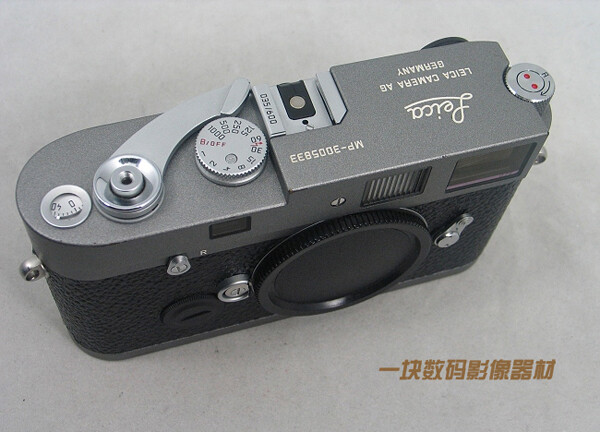 LEICA MP 0.72 丝绸漆 50周年纪念套机 顶部