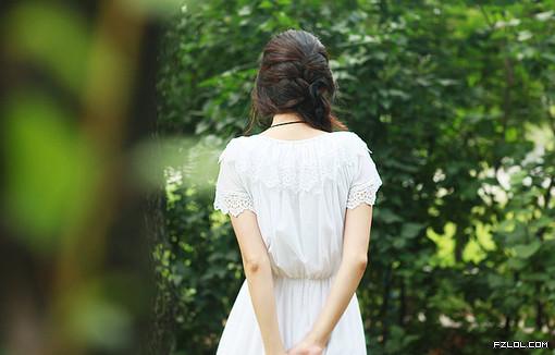 喜欢的辫子，还有白衣。