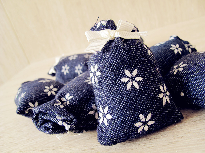 麻布米袋小香包，外面的有蓝印花布的感觉