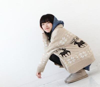 蝙蝠型复古大毛衣 麋鹿图案牛角扣