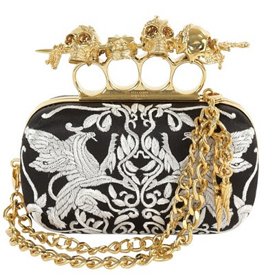 Alexander McQueen : CHAINED DAGGER SKULL KNUCKLEBOX CLUTCH