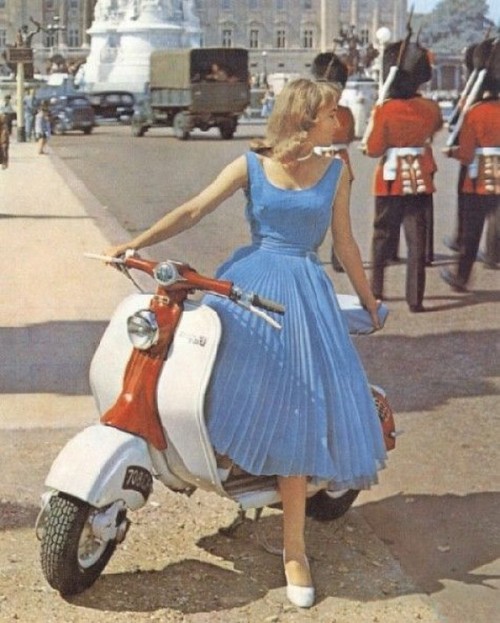 我想要辆Vespa..... 我想要辆Vespa.....