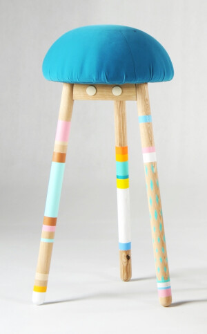 &lt;beautiful legs&gt;全手工北欧风格创意家具，蓝帽子高凳http://item.taobao.com/item.htm?id=12764353760&