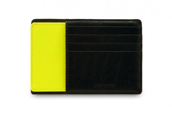 炫目之选，华丽雍容，Givenchy 2011年秋季新款Leather Goods<a class='shortlnk' href='/s/1ce2ce44381af607' target='_blank' title='http://www.kidulty.com/news/id/news/17832'>http://duitang.com/s/1ce2ce44381af607</a>