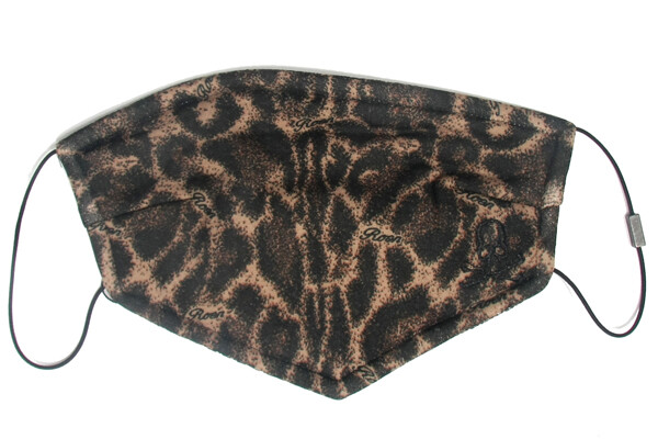 ROEN leopard mask面料透气舒适，采用暗色豹纹图案设计，下方呈三角形状<a class='shortlnk' href='/s/03ecbdbfdd99ed8b8' target='_blank' title='http://www.kidulty.com/street/id/641'>http://duitang.com/s/03ecbdbfdd99ed8b8</a>
