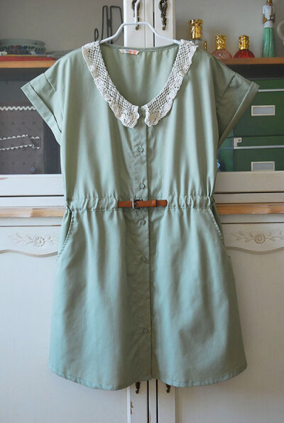 气质型 针织翻领 小包扣 腰带 连衣裙 女装