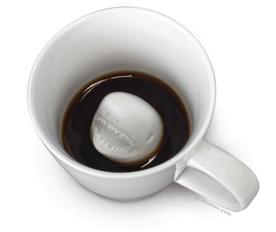 鲨鱼出没，请小心