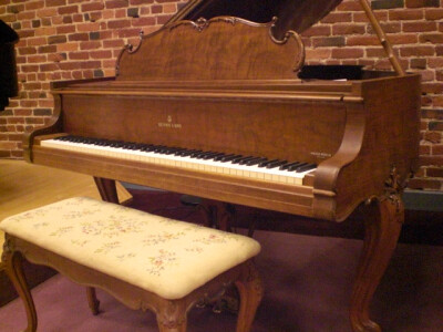 史坦威(Steinway）古典钢琴 型号：M（model M)