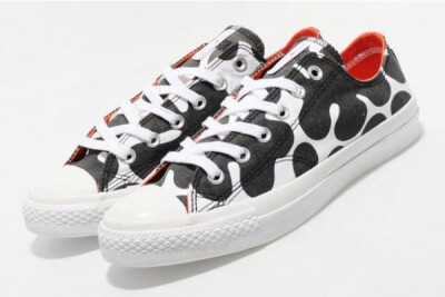 CONVERSE × Marimekko“Chuck Taylor All Star”鞋型