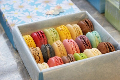 MACARON