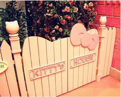 Hello Kitty Gate