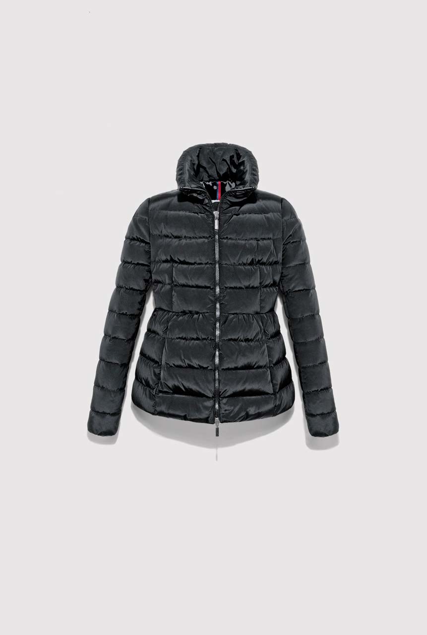 Moncler Experience - Collections Moncler Womens - Collections Fraise