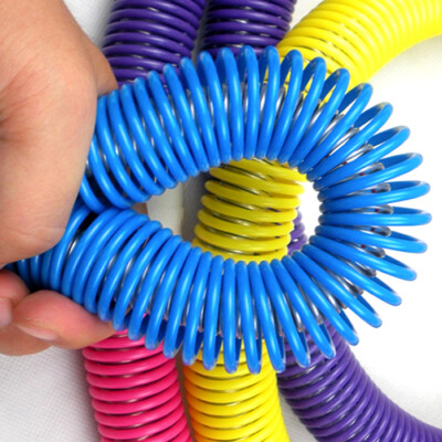 加重健身弹簧呼啦圈。使劲瘦。