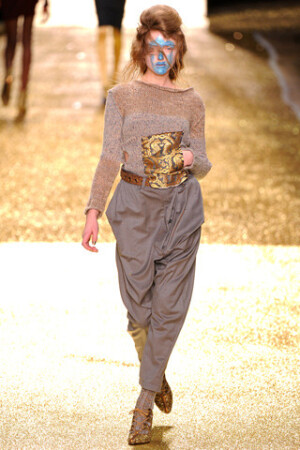 Vivienne Westwood F/W2011 口袋设计是亮点