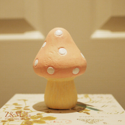 超萌的淡粉色蘑菇