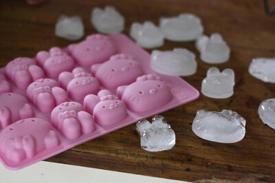 Hello Kitty & My Melody Ice Cube Mold 可爱的冰块！