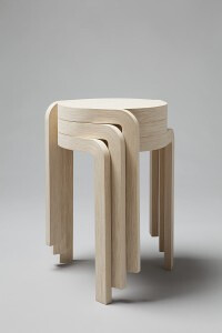 样式简单可爱的可折叠小凳