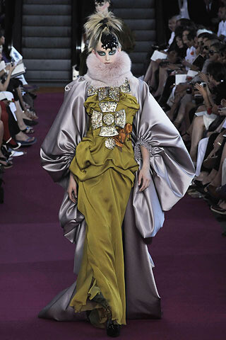 回顾。Christian Lacroix