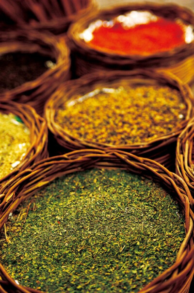 红茶和香料是土耳其最具平民气质的东西，在市场里随处可见。