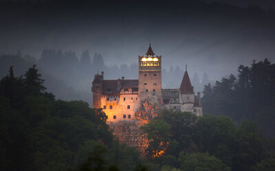 Bran Castle（德古拉城堡）特兰斯瓦尼亚，罗马尼亚 去见德古拉伯爵吧~