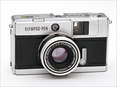  “Olympus Pen EED”是一款配有大口径镜头的EE程序快门式照相机。它搭载了奥林巴斯独自开发的程序快门，该快门的叶片还可兼用于光圈控制。该机外观采用了全新的角形直线式设计，所搭载的镜头为“G Zuiko 32mm F1.7”，上市时的销售价格为16,500日元（含照相机套）。