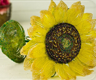 用2万多颗珠子做的向日葵，最近迷恋米珠花