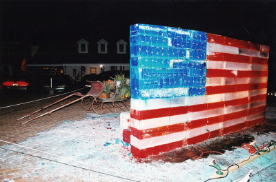 New Years Eve 2001 (12/31/01), US flag ice sculpture at Dobbin House Tavern, Gettysburg 老美真的很膜拜自己的国旗