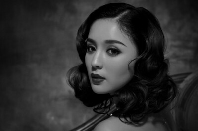 绝世。名伶