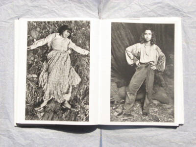 左：法国，1970；右：罗马尼亚，1968。