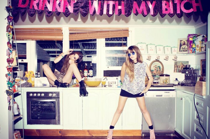 MINKPINK 2011-12 夏季lookbook ,姐妹都是Party Queen.