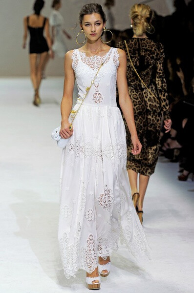 Dolce & Gabbana Spring 2011 ——Vika Volkute （这款boho 的也好中意）