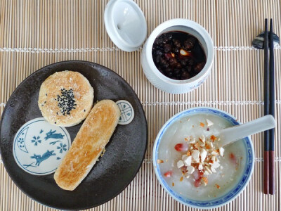 牛舌饼+乌麻饼+杏仁茶