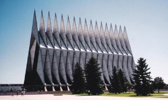 Air Force Academy, Chapel Colorado, United States 让我感觉是一排秋刀鱼的说