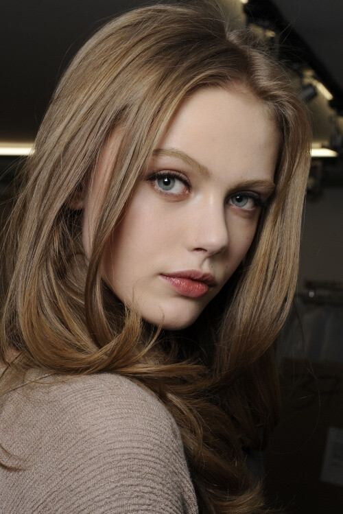 瑞典超模 Frida Gustavsson