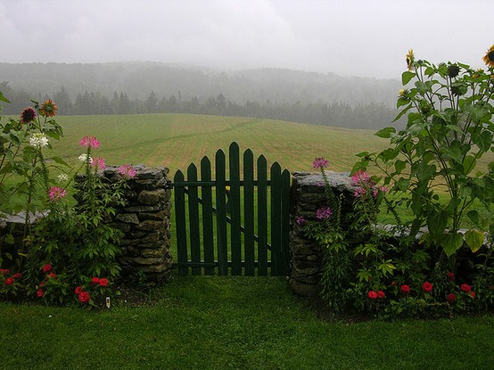 From flickr.com：The Garden Gate