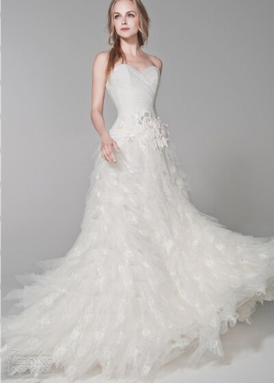 朵拉仙妮2012年新款清纯仙女气质鸡心领梦幻公主新娘齐地婚纱仙气十足的一款婚纱