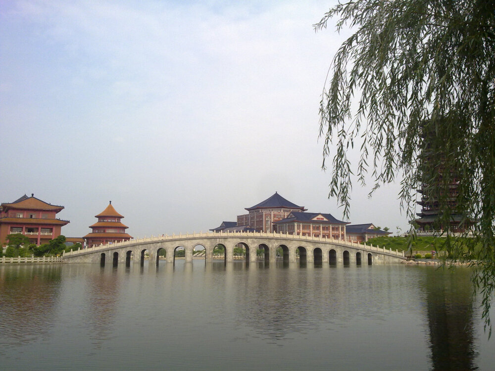 旅游景区？错了 是校园一角喔 南方医科大学の顺德校区