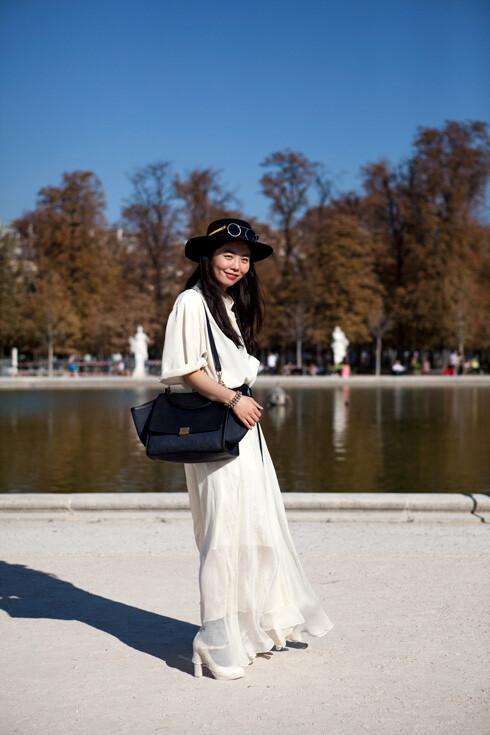 Fall, Paris, Women