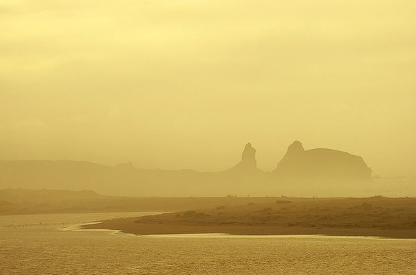 雾霭朦朦楚天阔