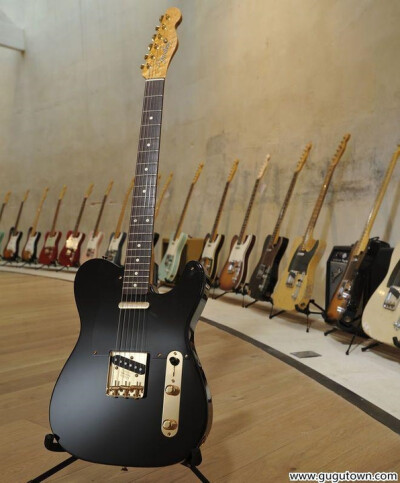 Fender Master Built 52’ NOS Telecaster 金色硬件 AA级雀眼枫木琴颈 黑檀木指板