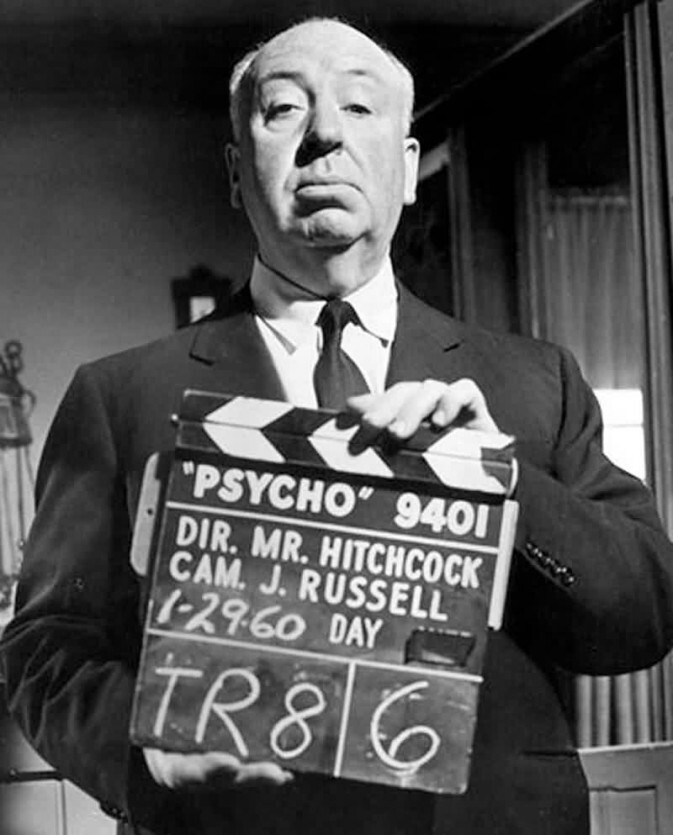 阿尔弗雷德 希区柯克（Alfred Hitchcock，1899年8月13日－1980年4月29日）原籍英国，是一位闻名世界的电影导演，尤其擅长于拍摄惊悚悬疑片。希区柯克在英国拍摄了大批默片和有声片，之后，他前往好莱坞谋求发展，并与1956年加入美国国籍，并保留了英国国籍。在长达六十年的艺术生涯中，希区柯克共拍摄了超过五十部电影，他成为历史上著名的电影艺术大师。