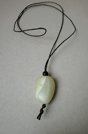 新和田石头项链