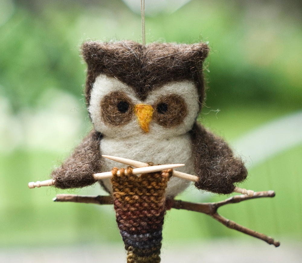 生活杂物-By ScratchCraft-Needle felted owl ornament, knitting. 织毛衣的猫头鹰~毛毡饰品